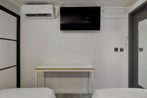 Eight Rest Hostel Myeongdong, Seoul (photo 3)