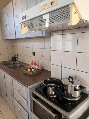 Margianou Seaview Apartments 1 & 2 in Kalamos (Argalasti)