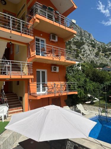 Vedere exterior, Themis Apartment in Kotor