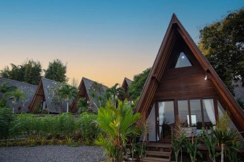 Exterior view, Batan Sabo & Co near Ceningan Cliff Restaurant