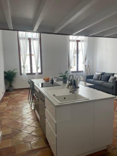 L Authentique - Un Voyage en Provence