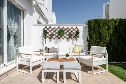 Casa La Playa - Conil (CASA LA PLAYA-CONIL Vacaciones de Lujo en Conil con Todas las Comodidades NETFLIX-HBO-DISNEY-CANALES) in Fuente del Gallo Beach