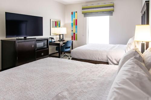 Hampton Inn & Suites Effingham - image 10