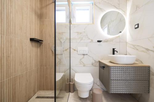 CROWONDER Villa Bura with Heated Swimming Pool and Jacuzzi