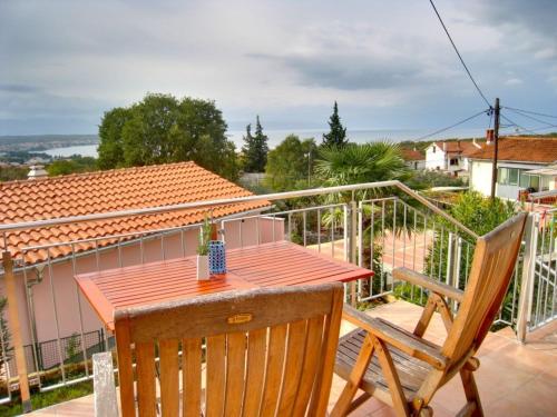 Appartement Melchior - Turm Krk – khách sạn tại Sveti Vid-Miholjice