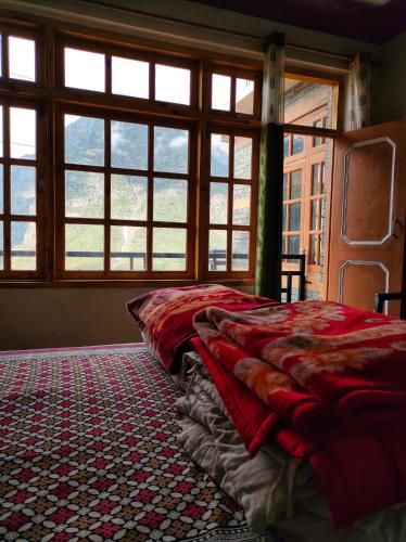 1 queen bed