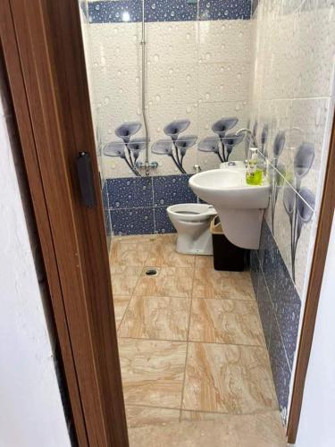 شاليهات ومسابح مزارع in Al Azraq Ash ShamaLi