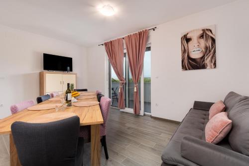 Apartment Mara by EL-PI TOURS, Malinska (foto 8)