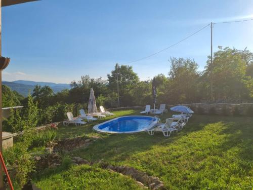 Къщи за гости под орехите