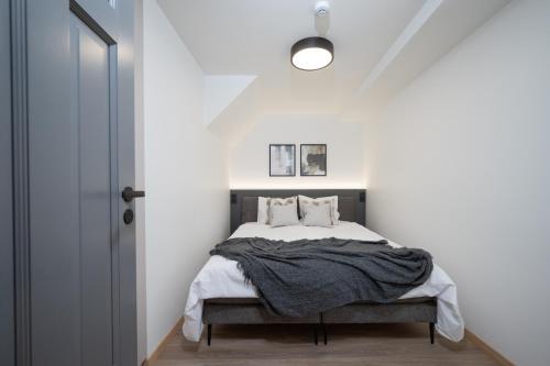 Pearl Residences - Stylish Apartments & Private Garden House - Near Beach & Center