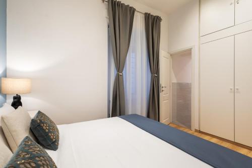 Trevi Fountain Boutique Apartment - image 8