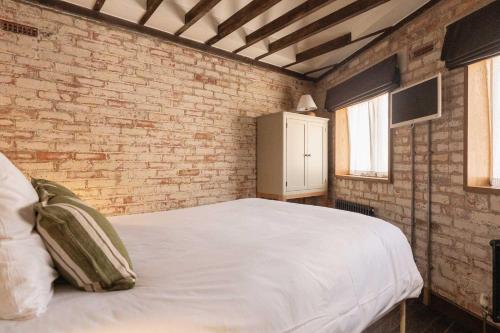 Rocksalt Rooms - image 8