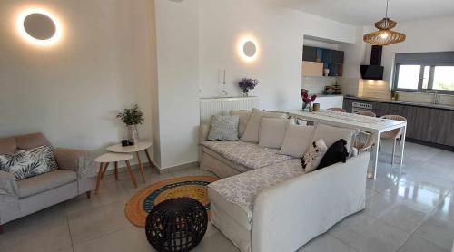 Facilities, MariAdni Garden House in Mithimna