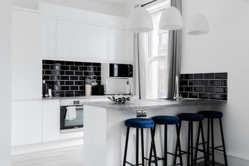 Wonderful Apartments near Portobello Road - image 10