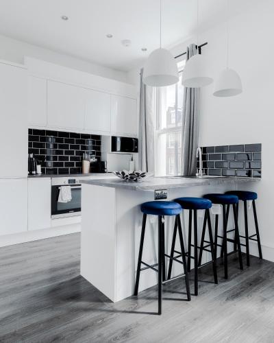 Kitchen, Wonderful Apartments near Portobello Road near Makan Restaurant