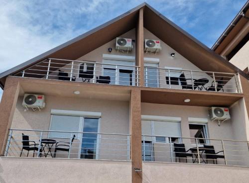 Apartmani Vrla NEW in 弗拉迪欽漢