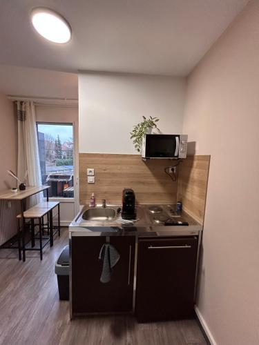 ห้องครัว, Cosy studio neuf avec balcon in ลาเซา