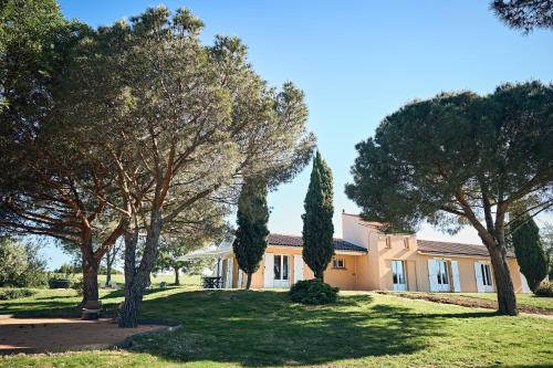 Villa à la Campagne Avec Piscine et Terrain de Pétanque à 10 Minutes de Toulouse gîte à louer Flourens