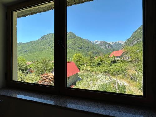Guesthouse Prek Bjeshka in Nderlysaj