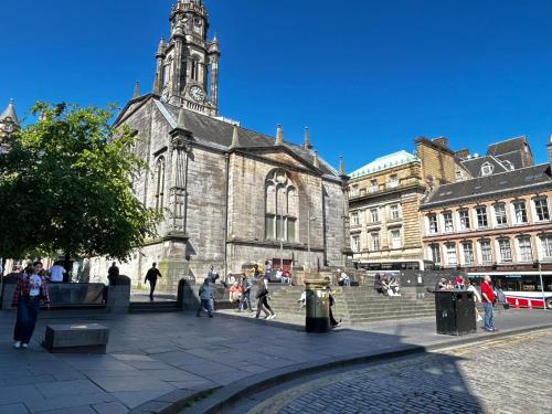 Blair St Burns apt Old Town - image 12