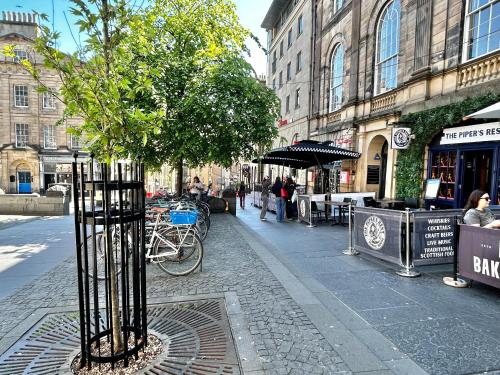 Blair St Burns apt Old Town - image 3