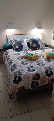CAP ESTEREL VILLAGE VACANCES T2 vue mer AGAY in Saint-Raphael