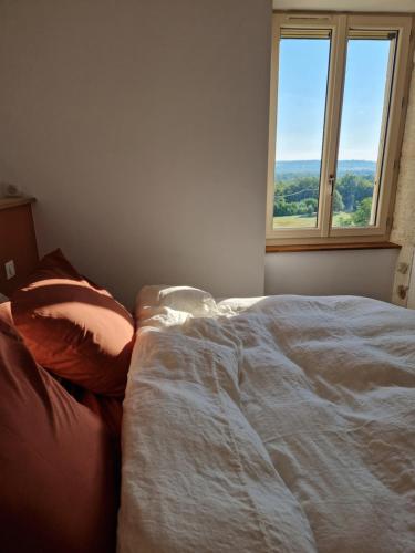 1 queen bed, 1 twin bed
