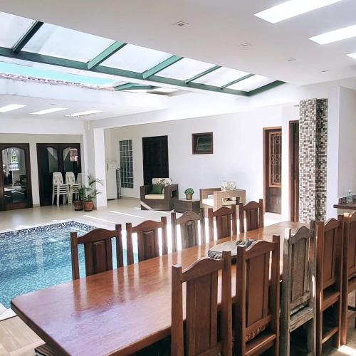 MANSAO FRENTE A PRAIA - Locacao de Suites Privativas - Ubatuba