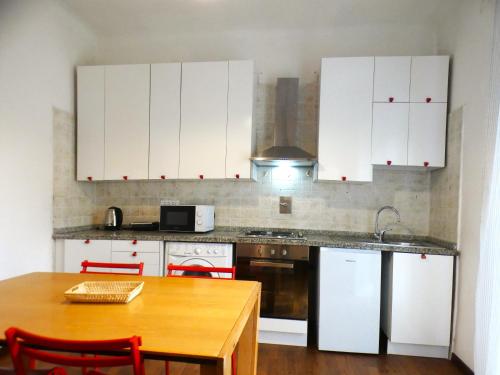 A' La GARE 6 A' La GARE 6