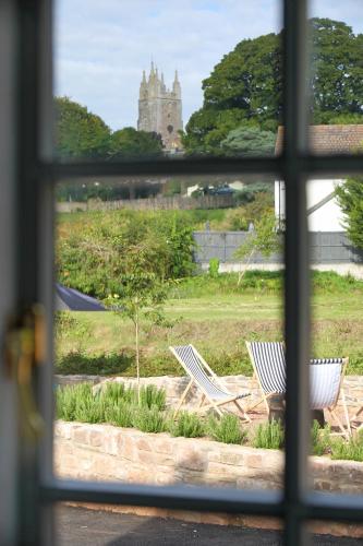 Garden, Steeple View - Romantic Wye Valley Country House Studio Apartment - Dog Friendly in Newland