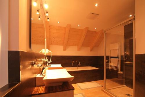 Grand Deluxe Double Room