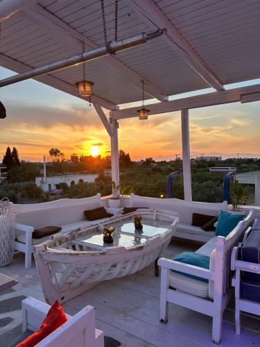 Naval Hotel Aegina in เอไจนา