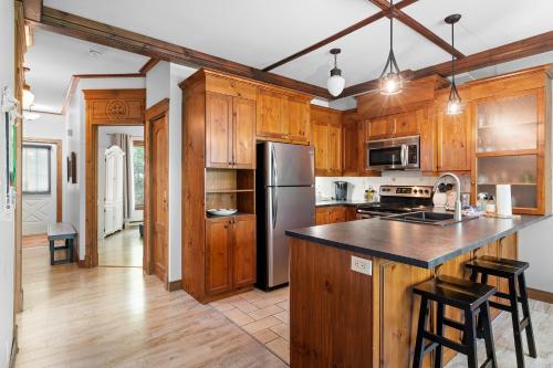 Les Manoirs Wpool & Hot Tub Near Village 120-7 in Mont-Tremblant, Canada