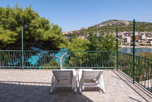 One-Bedroom Apartment with Terrace