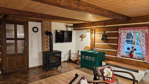 Shared lounge/TV area, Chalupa Cista v Krkonosich 8 in Cerny Dul