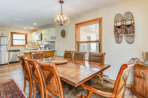 West Dover Townhome Near Mount Snow Shuttle Stop! in West Dover, USA
