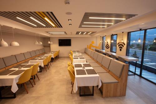 Restaurante, VALENT OTEL BUSINESS in Cevat Pasa