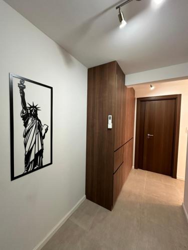 One-Bedroom Apartment image 6