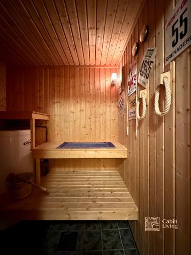Cozy spacious cabin with sauna at Natrudstilen in Ringsaker