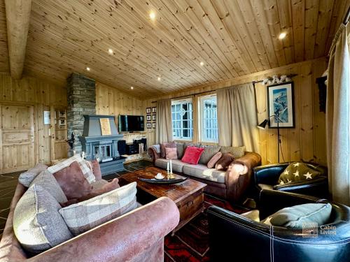 Cozy spacious cabin with sauna at Natrudstilen in Ringsaker