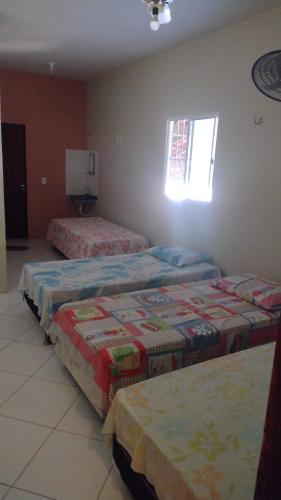 4 twin beds
