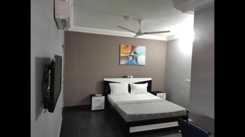 Deluxe Double Bed Bedroom in Lome - Togo, Lomé (photo 10)