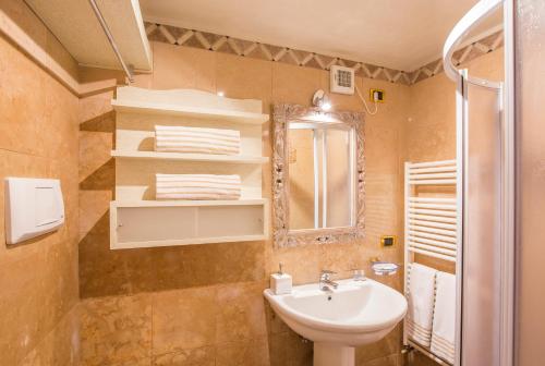 Corte Realdi Suites Piazza Erbe, Verona (Foto 10)