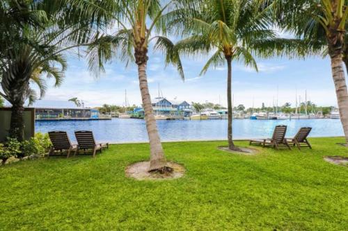 Sailfish Suites 8 - Waterfront Lodging in Stuart, USA