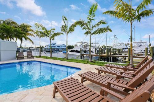 Sailfish Suites 8 - Waterfront Lodging in Stuart, USA