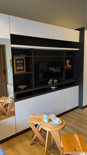 One-Bedroom Apartment image 10