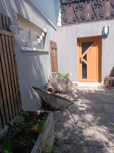 Exterior view, A place to be - Ruhelage mit gratis Parkplatz in Wetzelsdorf