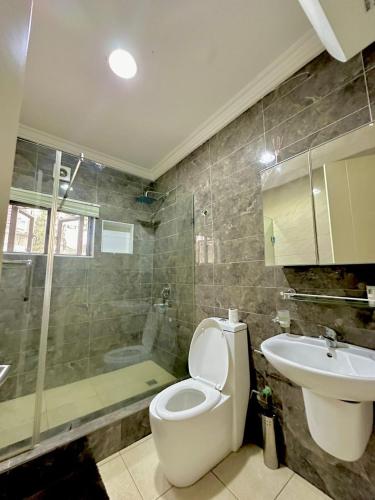 Dynamic Charis, Lagos (photo 10)