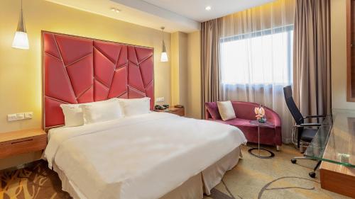 Executive King Room - Non-Smoking image 4