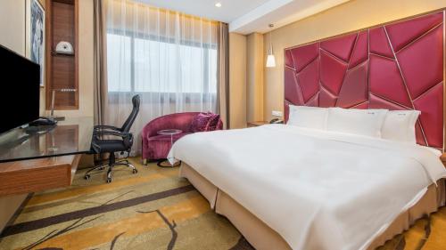 Executive King Room - Non-Smoking image 3